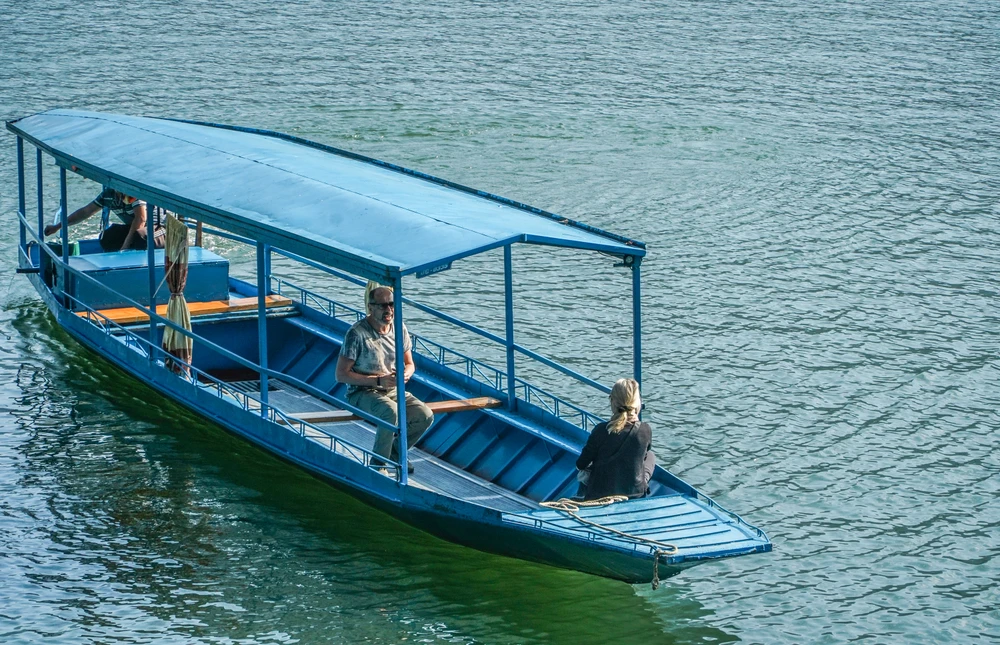 Nhiều khách du lịch nước ngoài choáng ngợp trước vẻ đẹp của cảnh quan nơi đây.