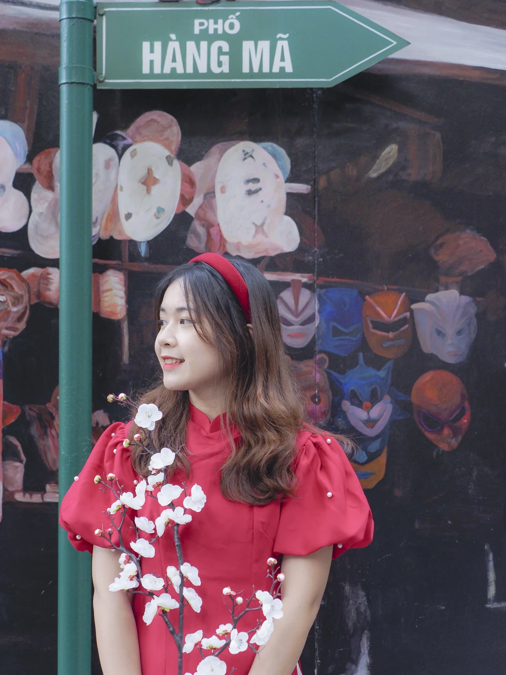 Bạn Phạm Mai Phương (Hà Nội) cho biết, sắp sang năm mới nên Phương đã cùng bạn của mình lên đây để check-in, trải nghiệm không khí Tết.