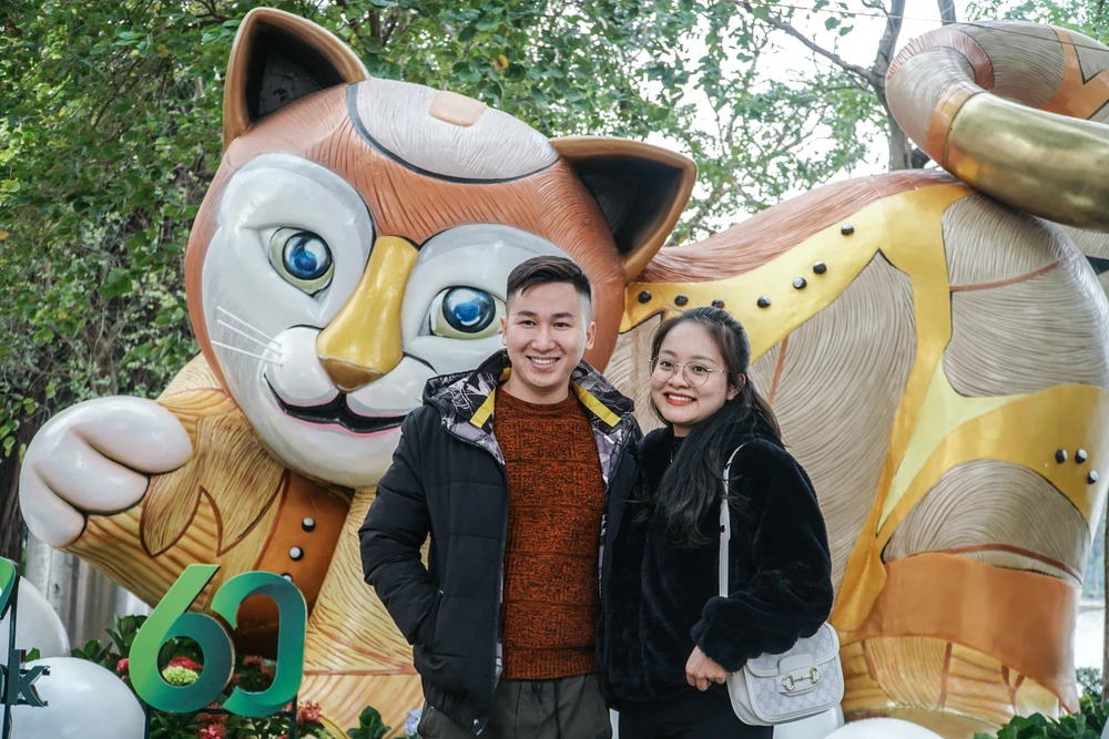 Một số người dân cho rằng, linh vật mèo với hình dáng khá béo nhưng không kém phần ngộ nghĩnh, điều này thể hiện sự ấm no, sung túc.