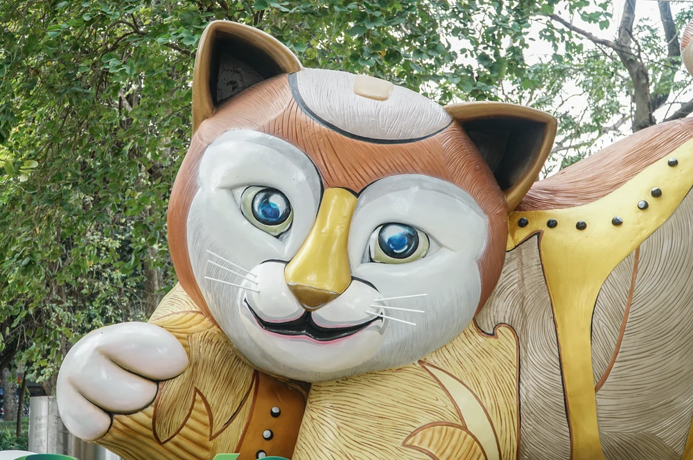 Theo đánh giá của người dân, linh vật mèo Tết Quý Mão tại hồ Gươm nhìn rất ngộ nghĩnh, đáng yêu.