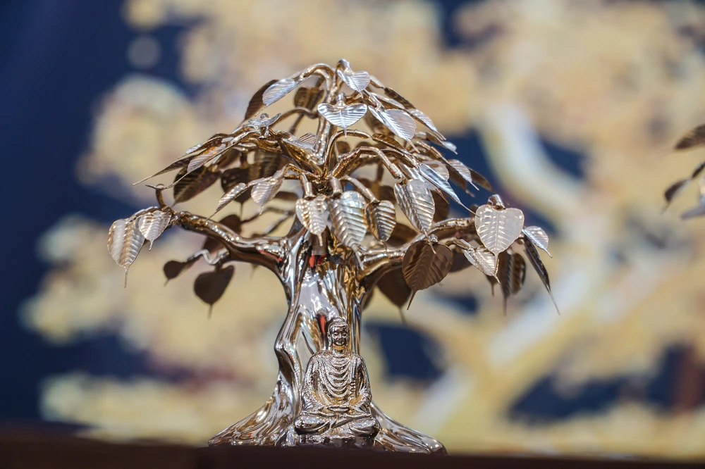 Ông Đỗ Xuân Ngọc, Chủ tịch Công ty CP Mai Vàng Rồng Việt cho biết, việc làm sản phẩm cây bồ đề mạ vàng nhằm tôn vinh tinh thần triết lý, nét đẹp của phật pháp cho cộng đồng phật tử trong và ngoài nước.