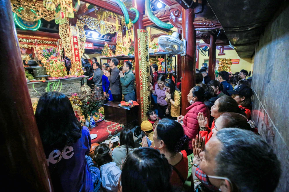 Nhà vua thương tiếc phong cho Bà là Phúc Thần. Người dân nhớ thương Bà lập nên đền thờ tại kho lương thực cũ của triều đình ở Núi Kho và gọi Bà với một niềm tôn kính là: Bà Chúa Kho.