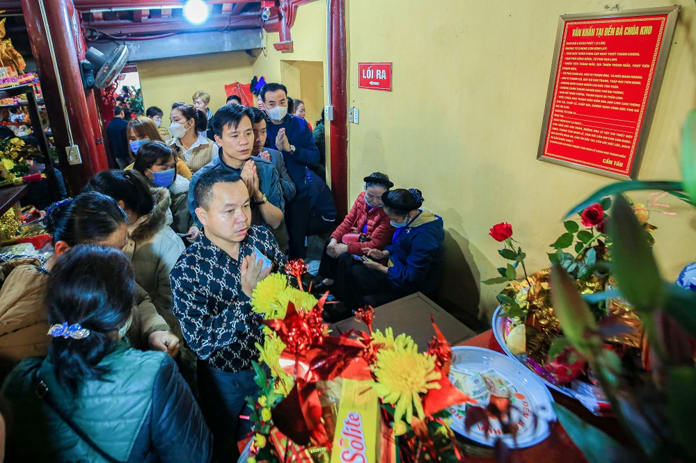 Đền Cô Mễ thờ Bà Chúa Kho chính là nơi tưởng niệm một người phụ nữ Việt Nam đã khéo tổ chức sản xuất, tích trữ lương thực, trông nom kho tàng quốc gia trong thời kỳ trước và sau chiến thắng Như Nguyệt.