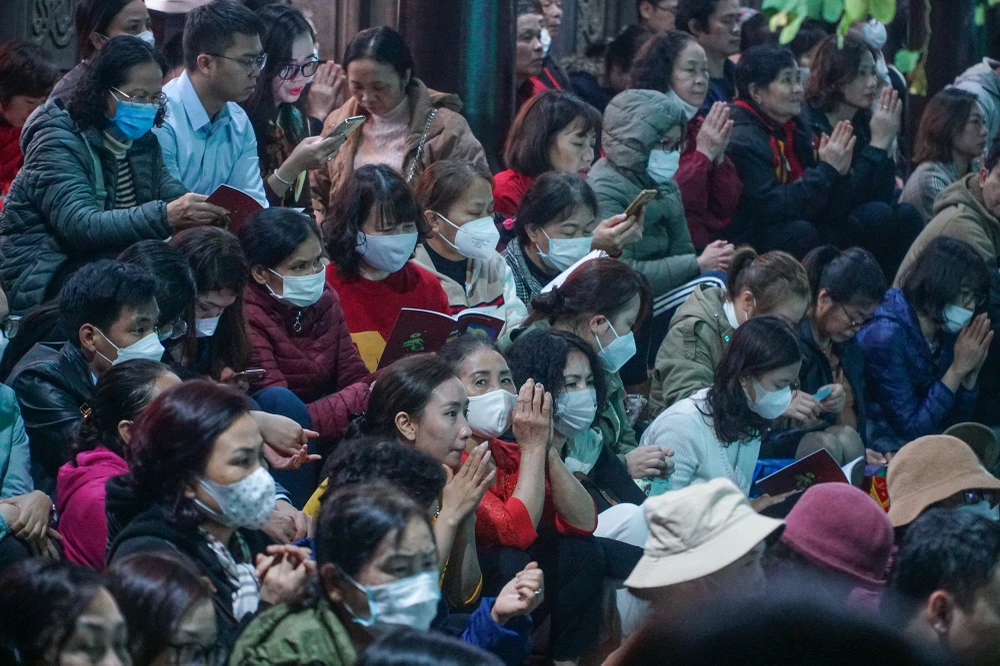 Rằm tháng Giêng (Tết Nguyên tiêu) được xem là một trong hai ngày rằm quan trọng nhất trong năm đối với người Việt.