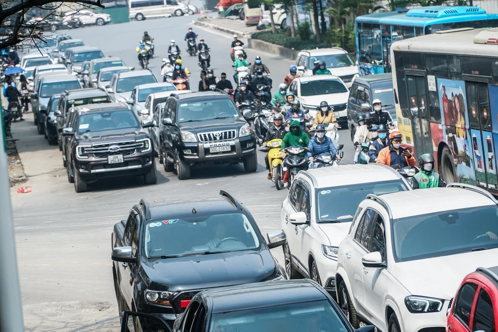 Cục Đăng kiểm Việt Nam cho biết, tính đến ngày 1-3, toàn quốc có 281 trung tâm đăng kiểm với 489 dây chuyền kiểm định, trong đó có 59 trung tâm tạm dừng hoạt động (51 đơn vị bị dừng do phục vụ điều tra và 8 đơn vị dừng do không đủ điều kiện hoạt động).