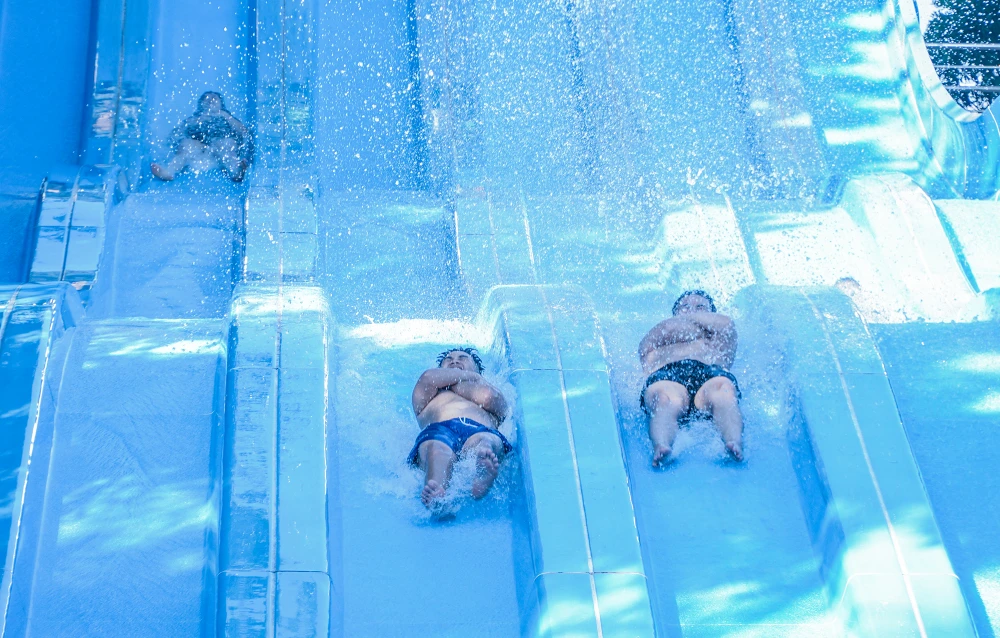 Việc nhiều người dân lựa chọn không gian tắm thích hợp, nơi có người ứng trực thường xuyên cũng sẽ phần nào giảm nguy cơ đuối nước khi ra sông, hồ để tắm.