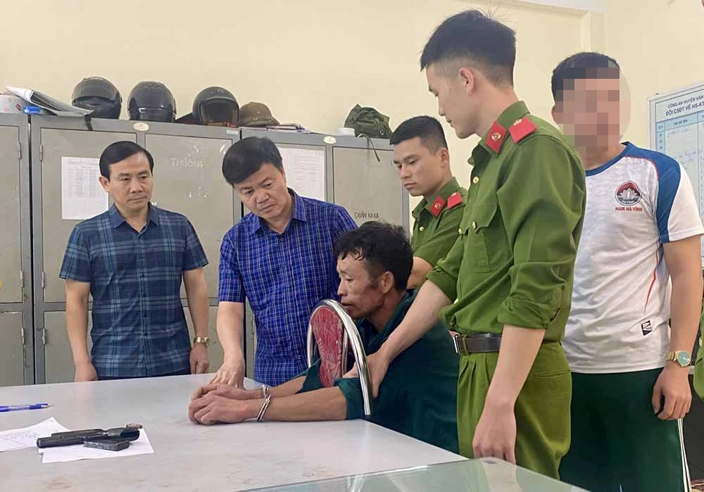 Sồng A Lâu tại cơ quan công an. Ảnh CA