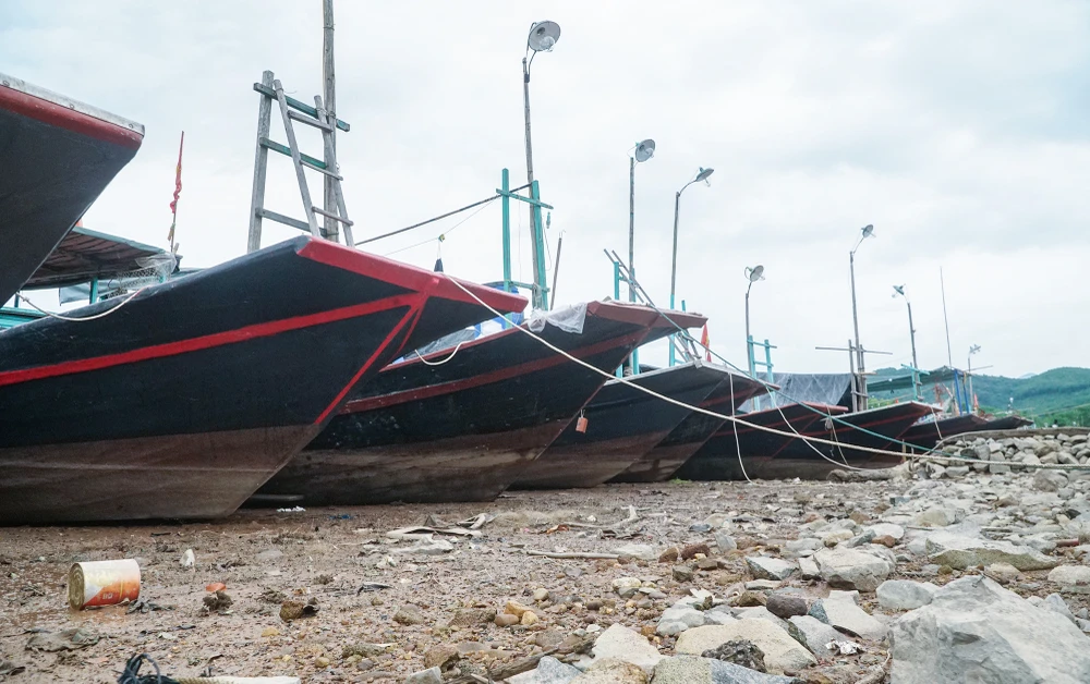 Theo ngư dân, vài ngày nay, họ đã cho thuyền, tàu về đây để neo đậu tránh bão số 1.