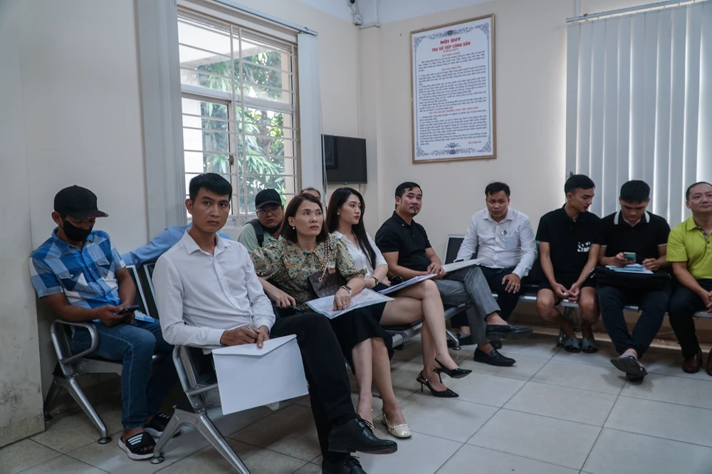 Theo quy định mới, các biển 5 số hiện hành sẽ mặc định là biển số định danh. Trường hợp các xe chưa thực hiện thủ tục sang tên đổi chủ thì định danh cho chủ phương tiện trong hệ thống đăng ký xe.