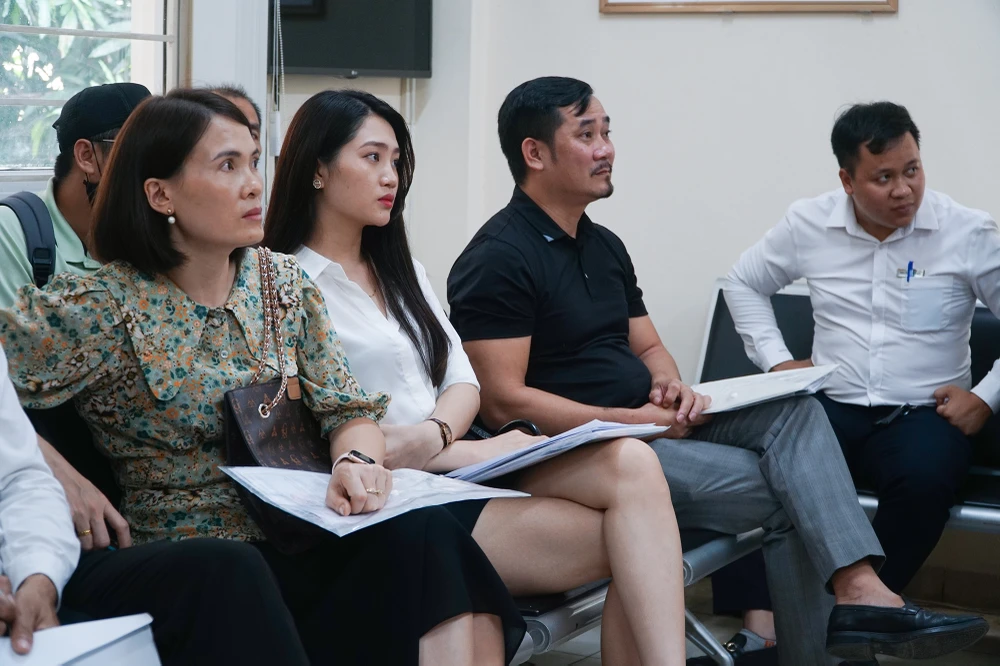 Hôm nay, nhiều trường hợp làm thủ tục sang tên, thu hồi...