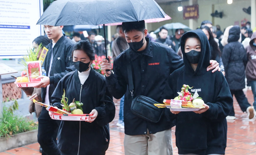 Phủ Tây Hồ, Hà Nội vào trưa ngày 11-1