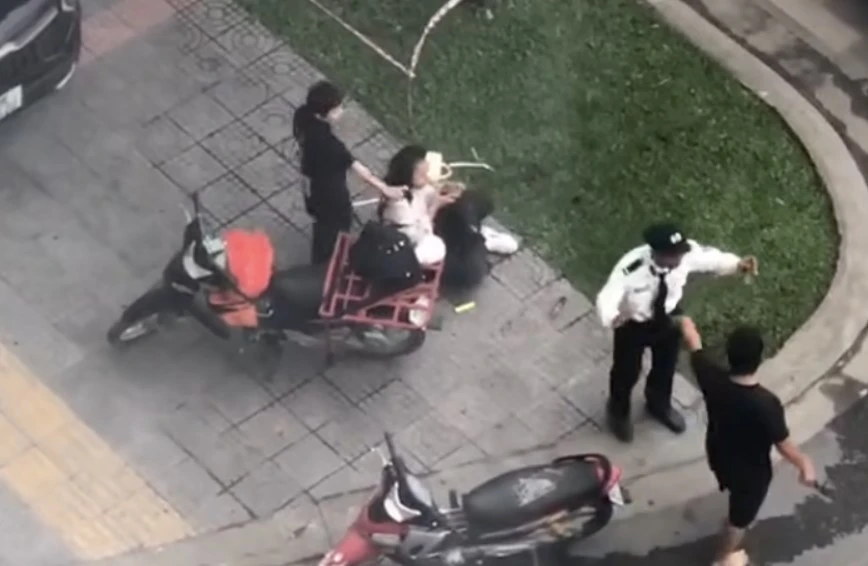 Mâu thuẫn trong việc nuôi con, dùng dao chém vợ cũ