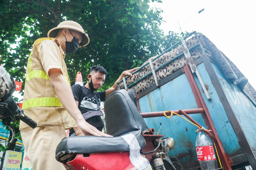 xu-ly-vi-pham-giao-thong (1).JPG