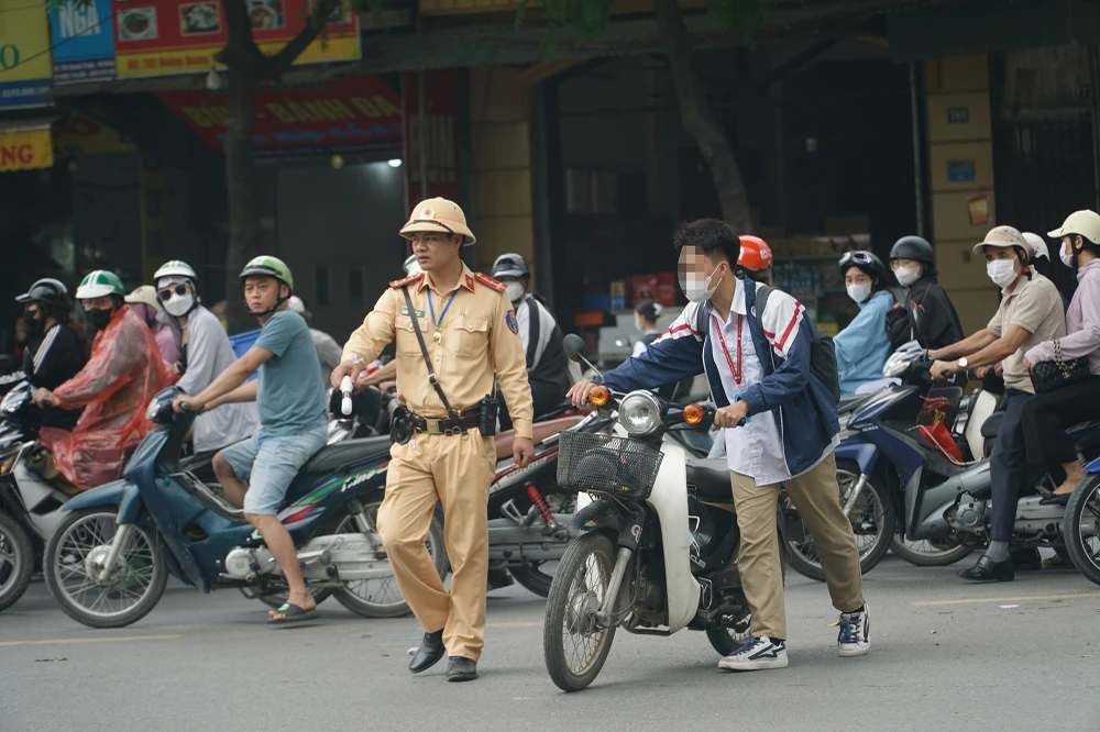 xu-ly-vi-pham-giao-thong (3).JPG