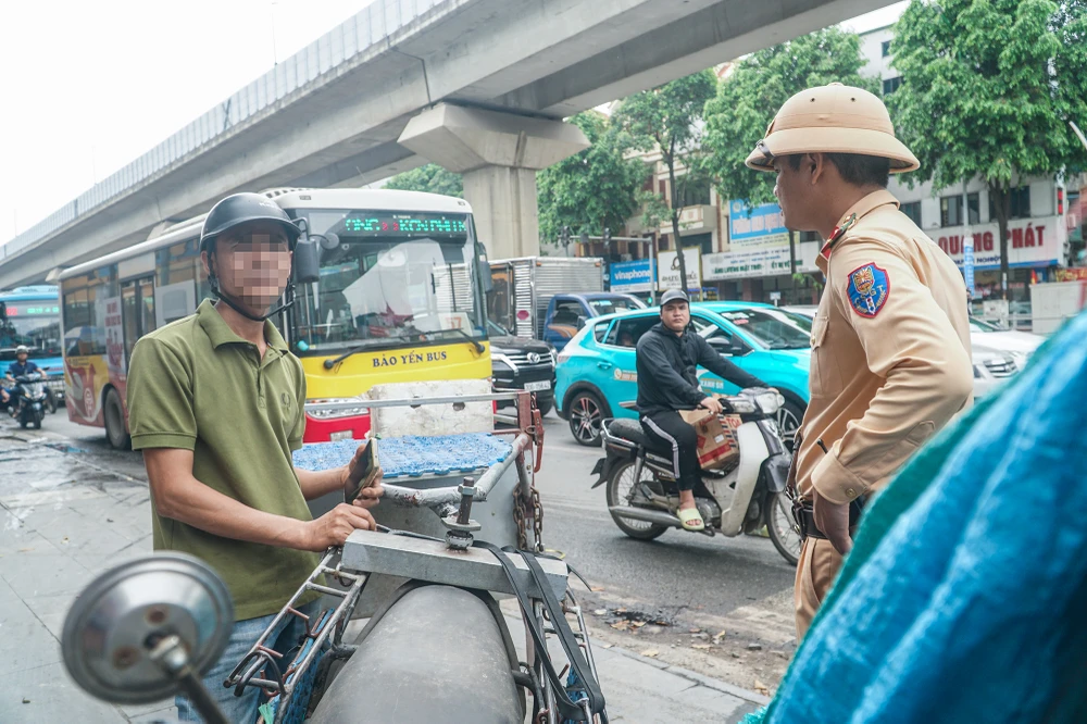 xu-ly-vi-pham-giao-thong (9).JPG