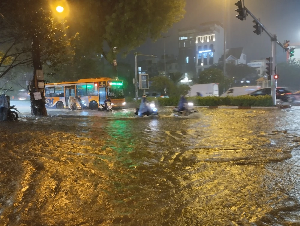 Mưa lớn ở Hà Nội