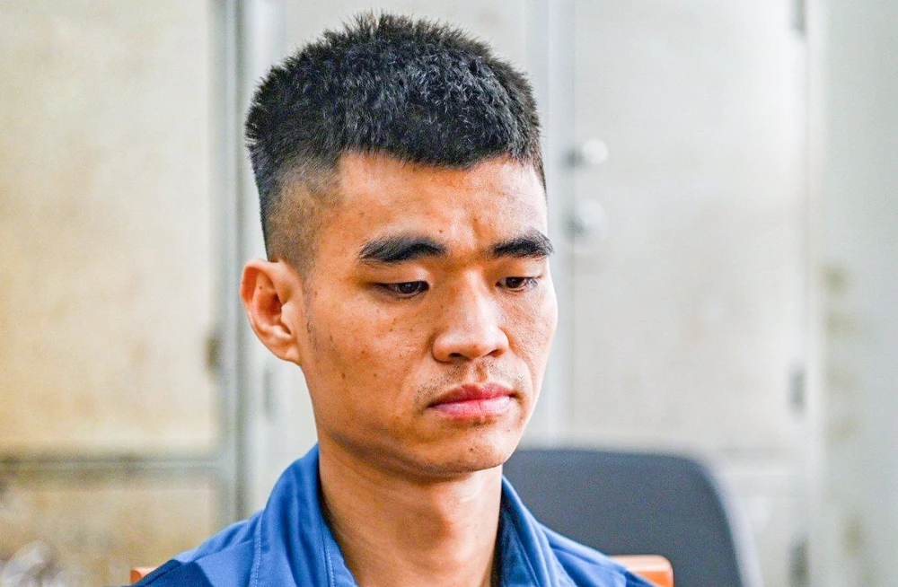 Khởi tố nam thanh niên hỏi mua ô tô, xin lái thử rồi... cướp giật tài sản