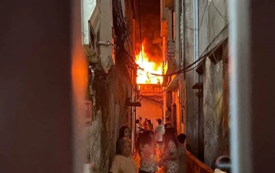 Hà Nội: Cháy nhà lúc rạng sáng, nghi do chập điện