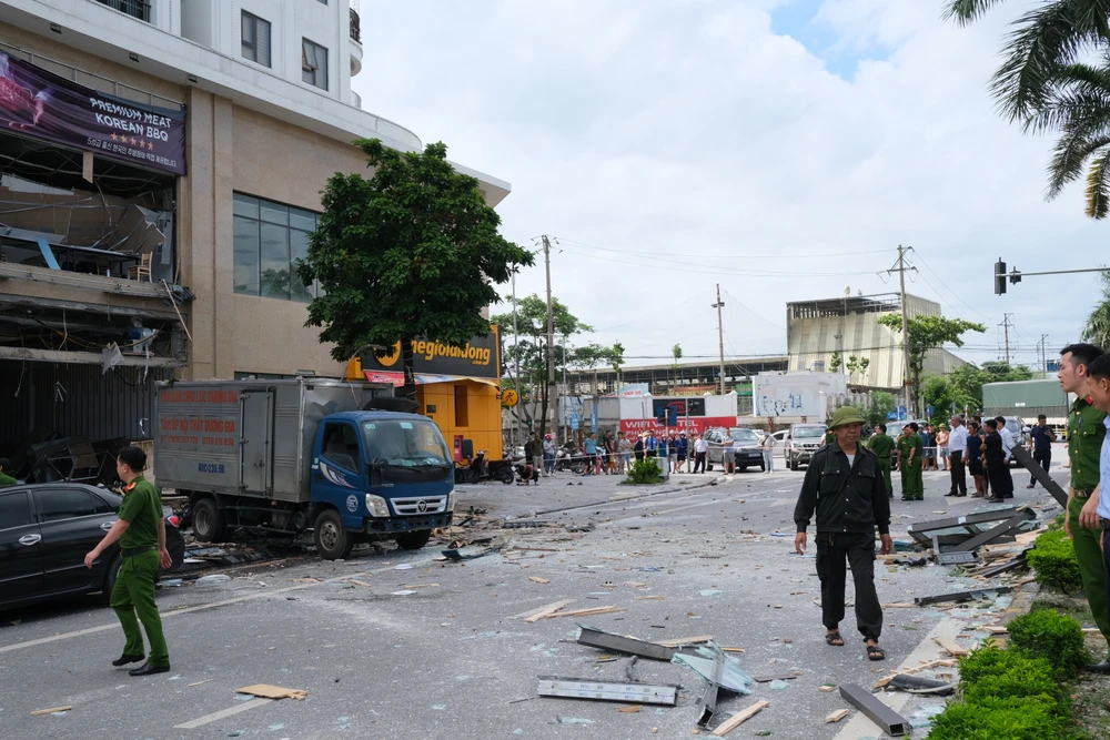 Ngay sau khi vụ việc xảy ra, lãnh đạo TP Vĩnh Yên và Công an TP Vĩnh Yên đã có mặt tại hiện trường để triển khai công tác cứu nạn, cứu hộ, nhanh chóng điều tra, tìm nguyên nhân xảy ra vụ việc.