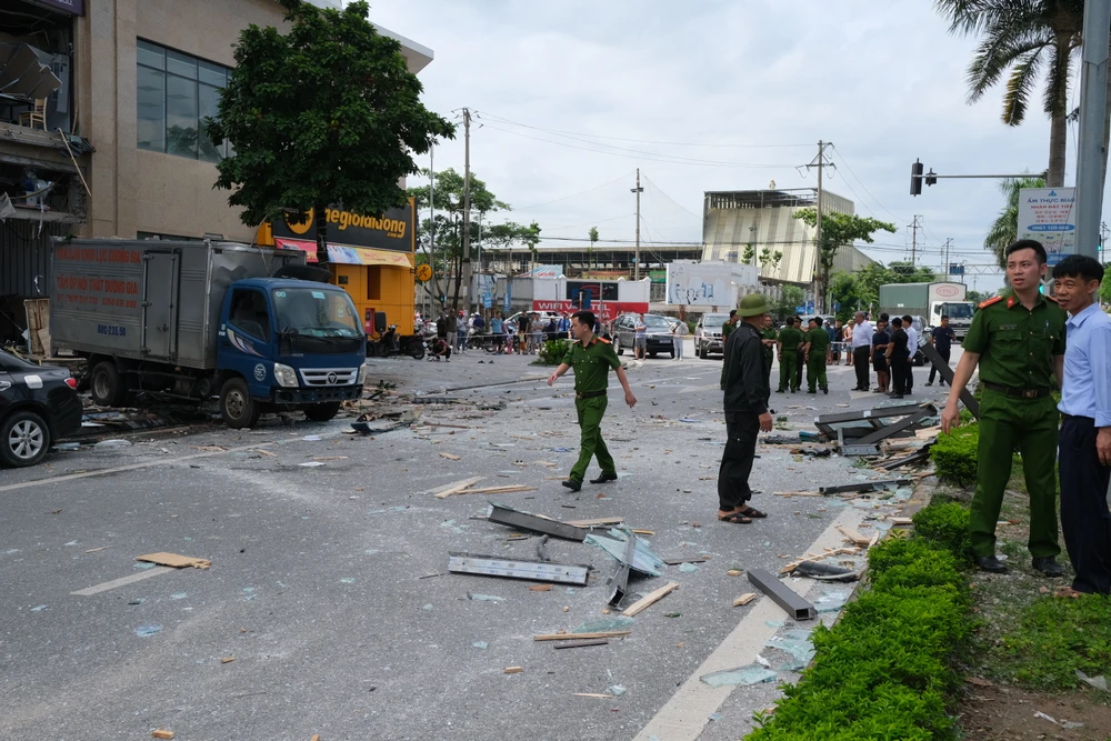 Thông tin ban đầu, vụ nổ tại quán ăn sắp khai trương đã khiến 7 người bị thương. Trong đó có 4 nhân viên ở nơi khác đến đang thi công các phần việc nội thất của cửa hàng, một nhân viên bảo vệ, 2 người Hàn Quốc.