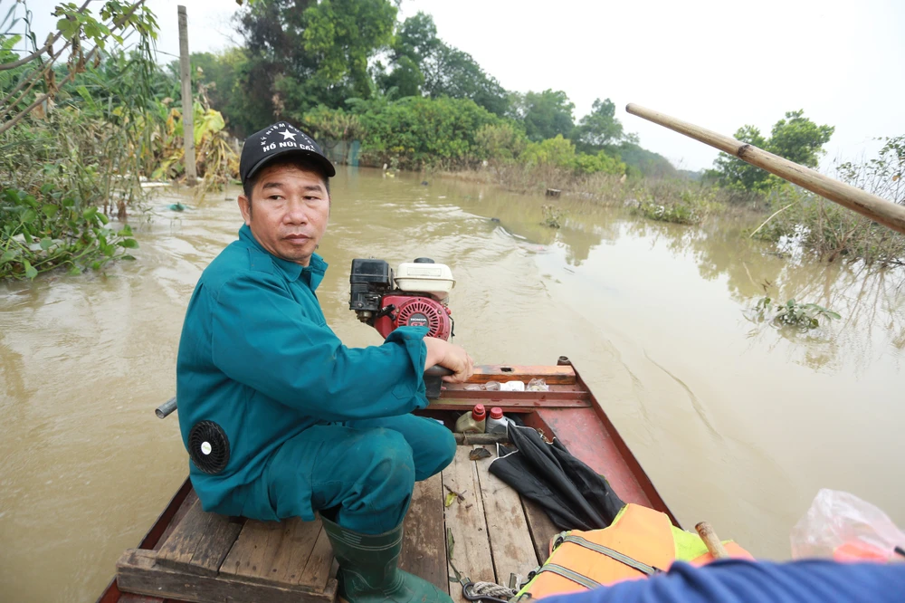 nuoc-song-hong (1).jpg