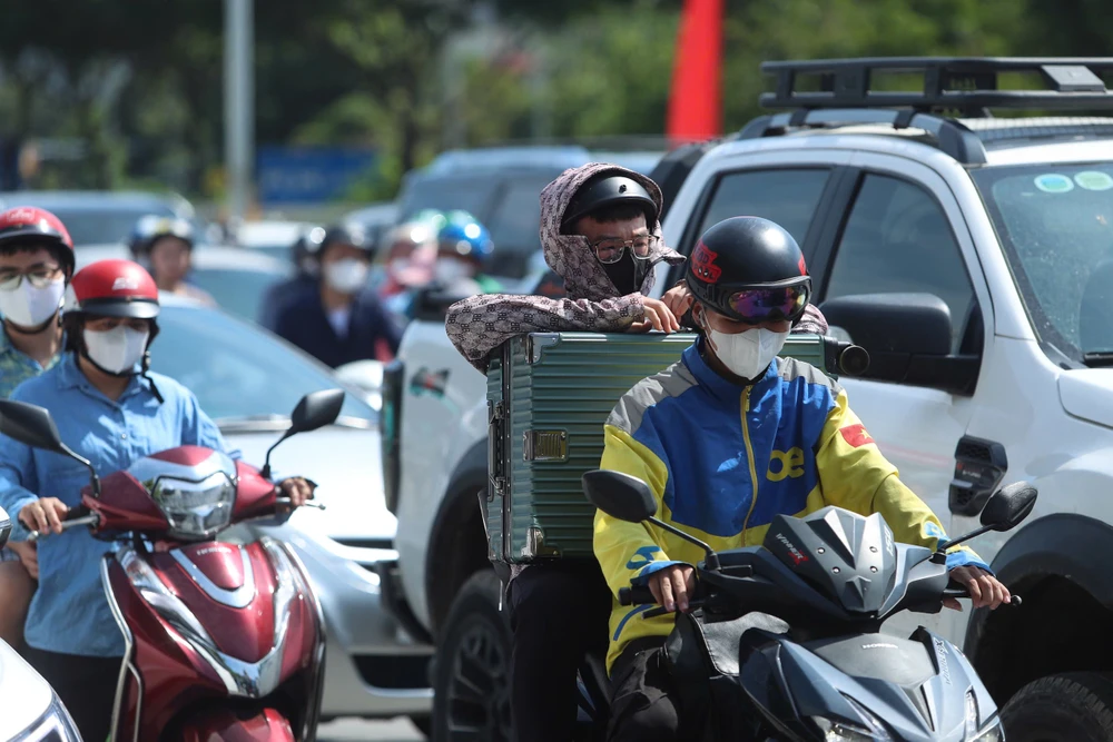 giao-thong-sau-le (8).jpg