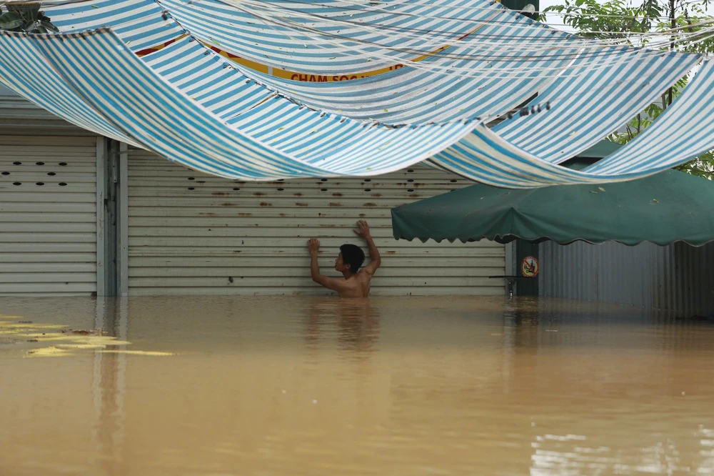 nuoc-song-hong-dang-nhanh (12).jpg