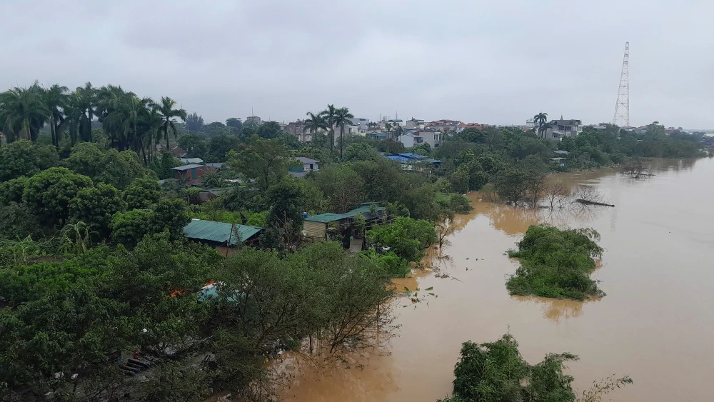 Hà Nội: Nước sông Hồng dâng cao, 1 giờ dâng 10 cm