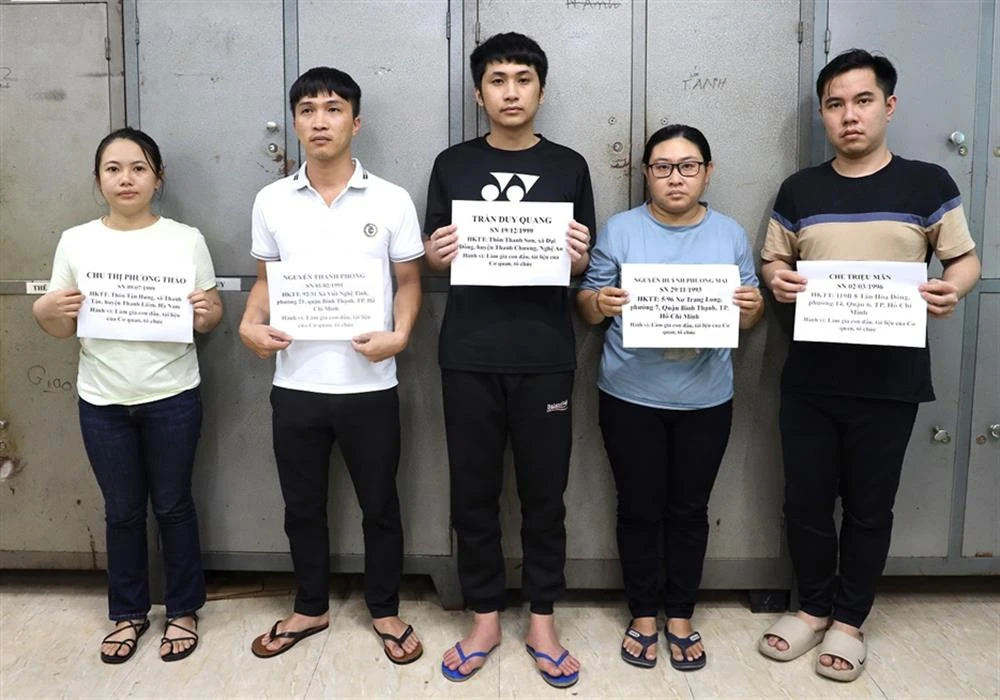 Triệt phá đường dây làm giả con dấu, tài liệu... thu lợi bất chính hàng chục tỉ