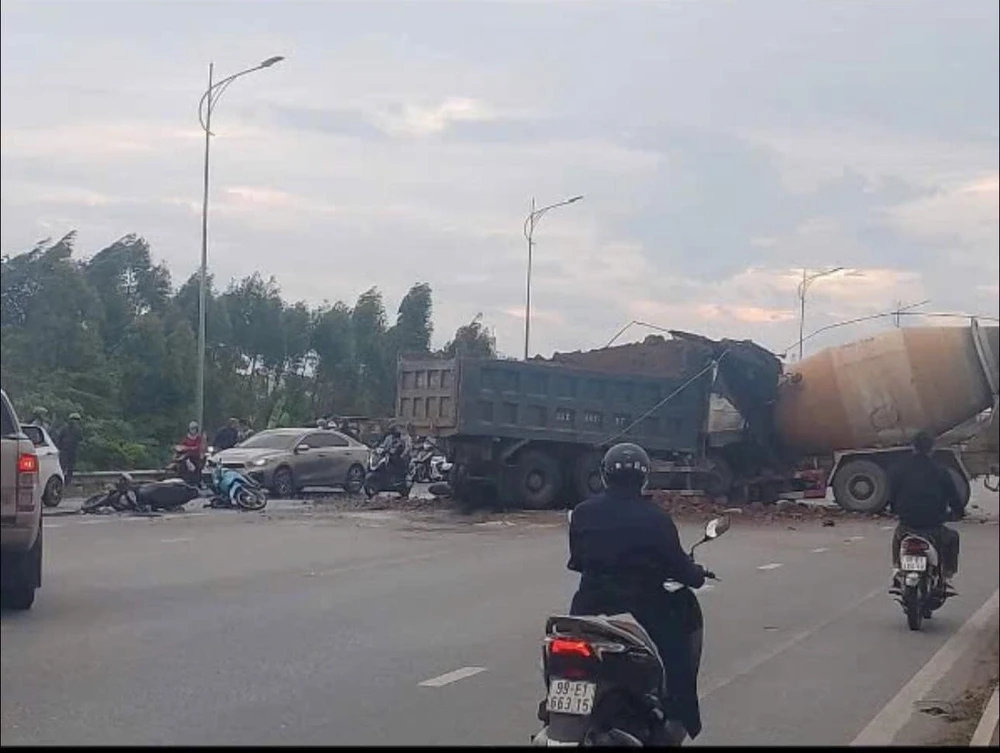 Hiện trường vụ tai nạn liên hoàn