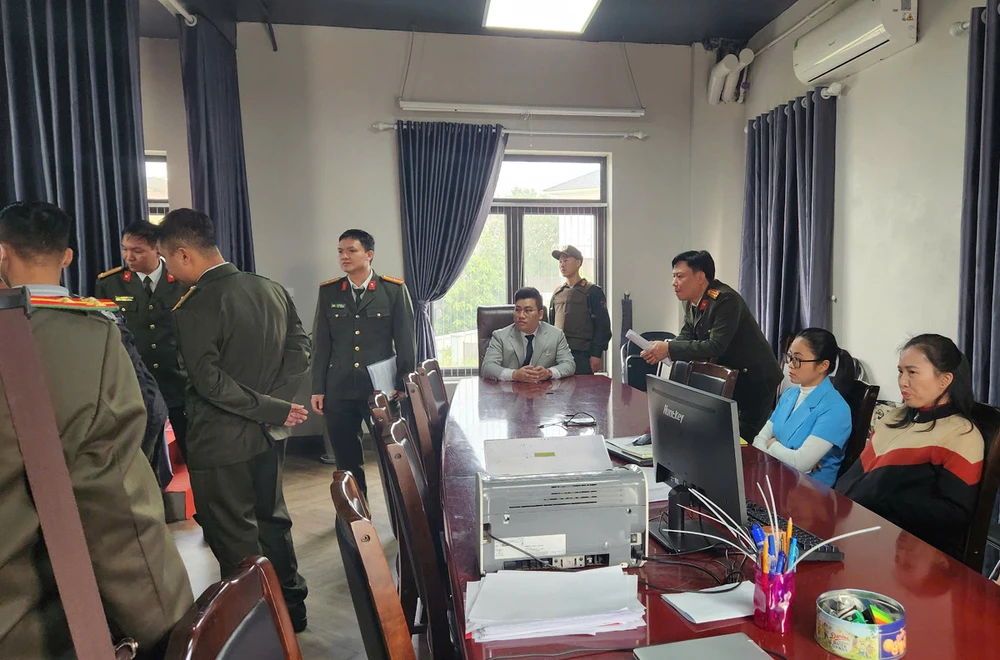 Công an khám xét Công ty cổ phần Triệu nụ cười