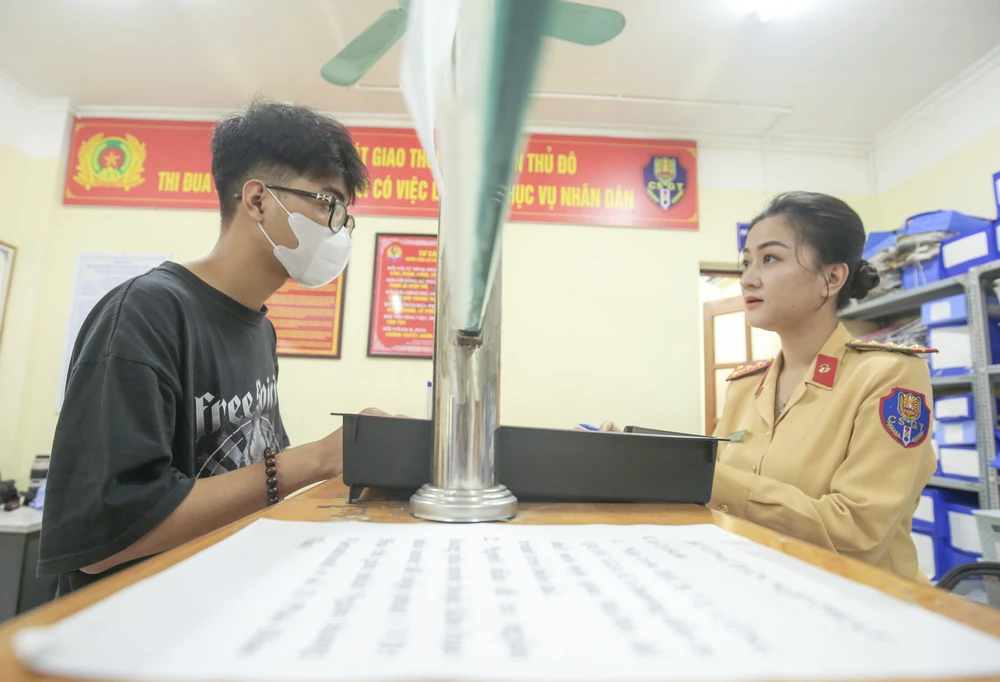 Sẽ sớm có quy định chi trả tiền cho người cung cấp thông tin vi phạm giao thông