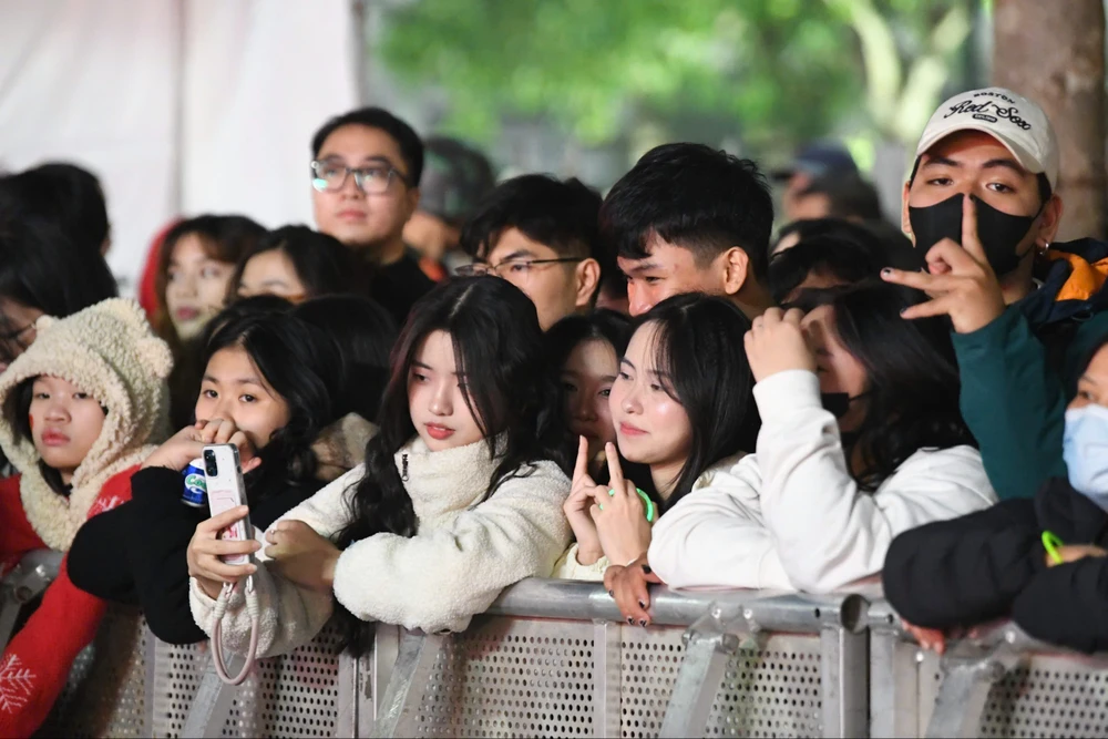 trinh-dien-anh-sang (2).jpg