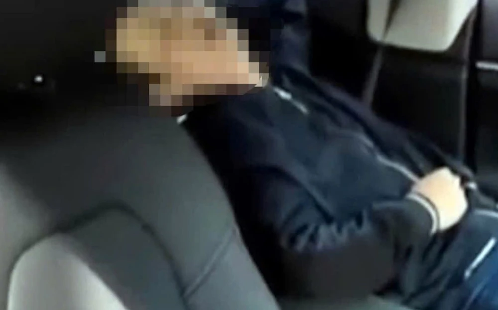 Phát hiện tài xế taxi tử vong trong xe