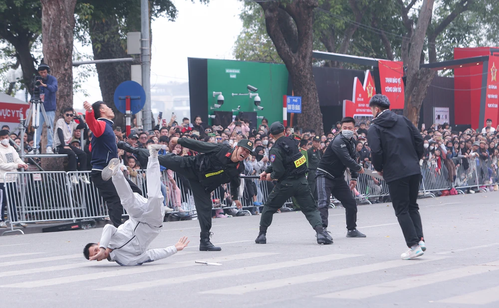 cong-an-nhan-dan (15).JPG