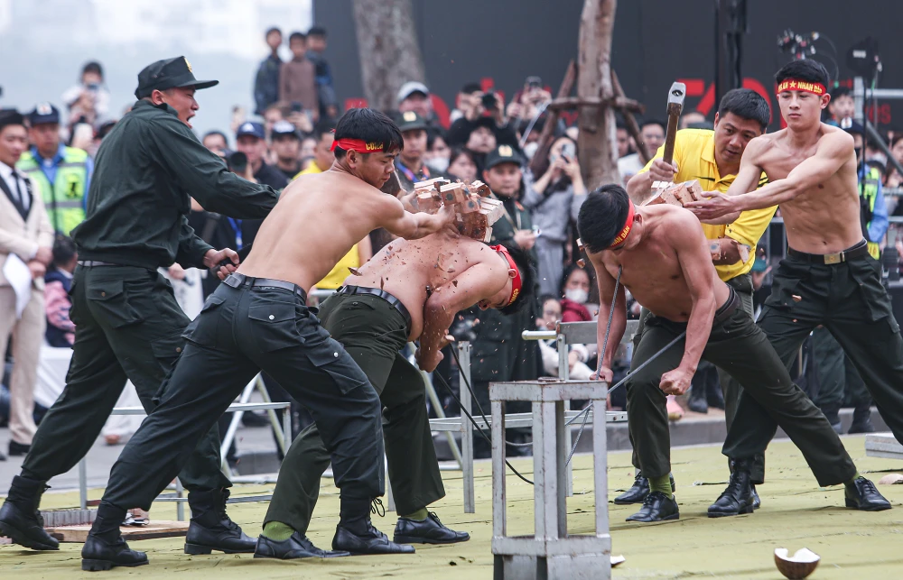 cong-an-nhan-dan (3).JPG