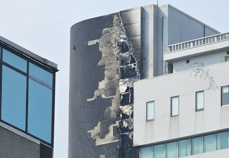 toa-nha-Viettower Building.jpg