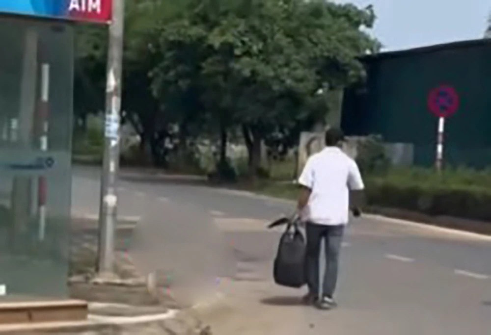 Công an xác clip nghi cướp ngân hàng ở huyện Chương Mỹ