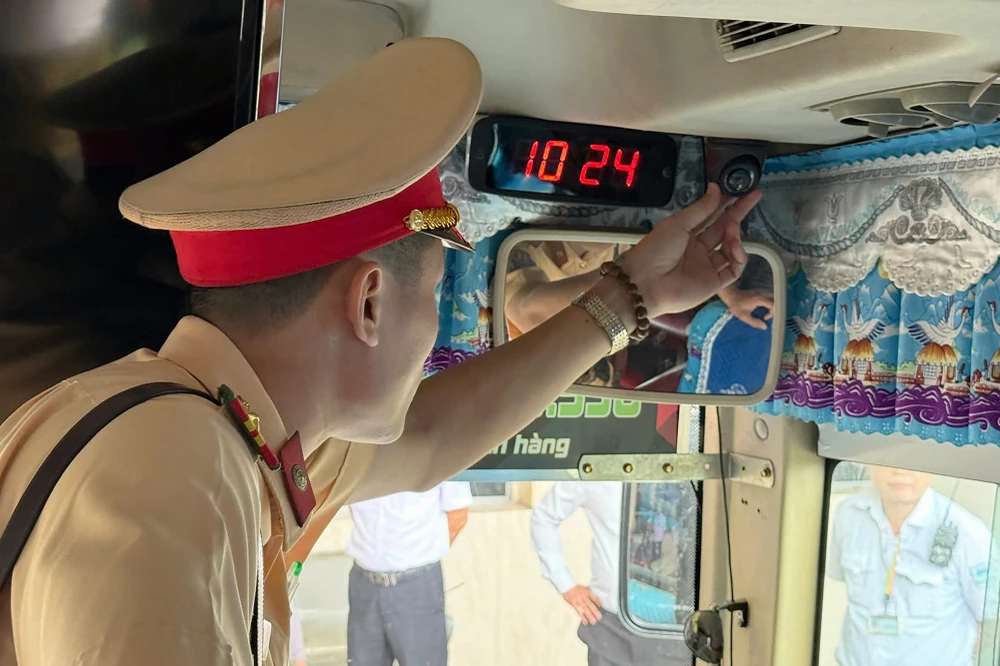 dịp-le-30-4 (1).jpg