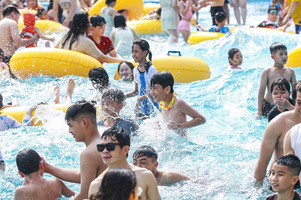 cong-vien-nuoc-ho-tay (7).jpg