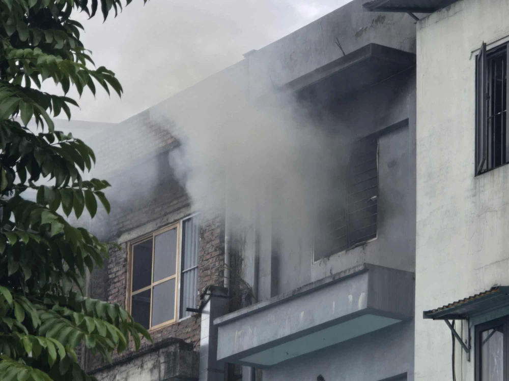 vụ nổ gây cháy nhà dân ở quận Hà Đông, Hà Nội.