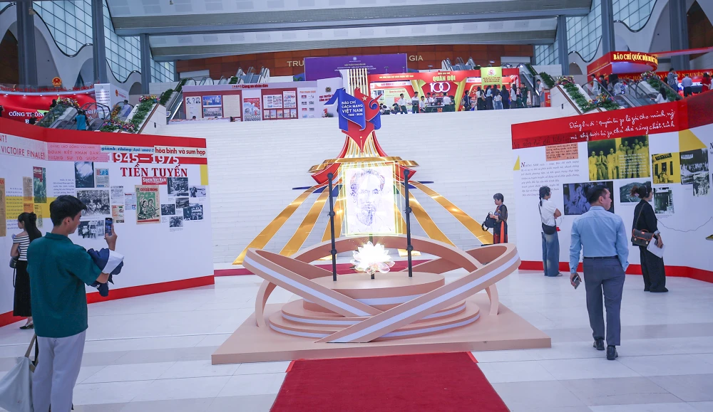 Hội báo toàn quốc