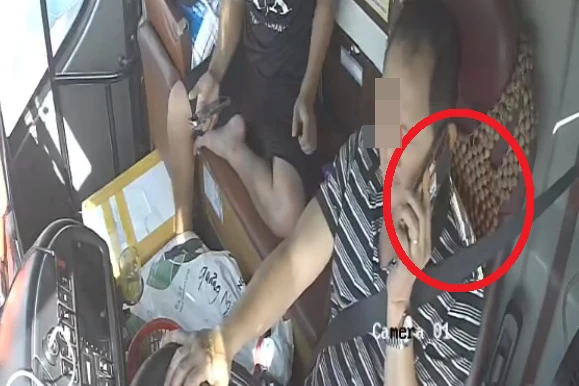 Chỉ trong 2 ngày, lực lượng CSGT liên tiếp phát hiện 6 tài xế sử dụng điện thoại khi điều khiển phương tiện trên cao tốc.