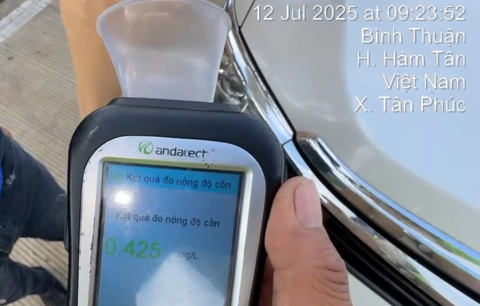 Tài xế vi phạm nồng độ cồn chở 45 hành khách trên cao tốc TP HCM – Long Thành