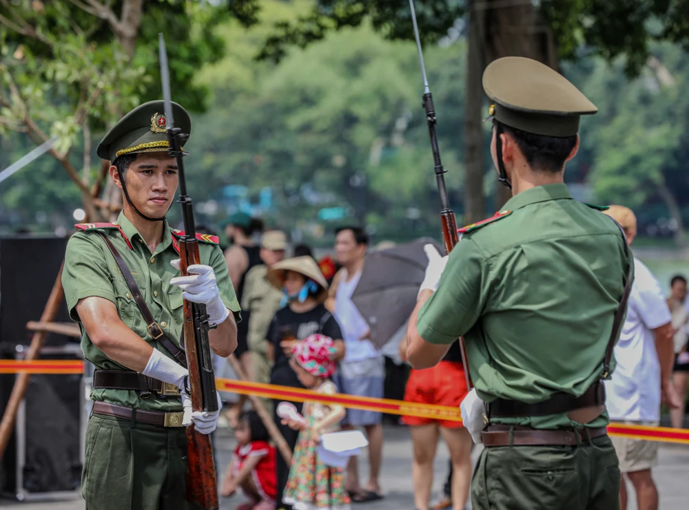 canh-sat-dac-nhiem (15).jpg