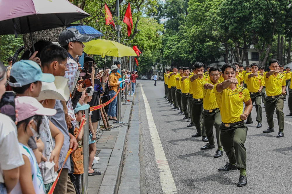 canh-sat-dac-nhiem (17).jpg