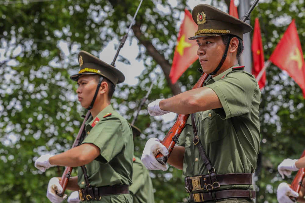 canh-sat-dac-nhiem (25).jpg