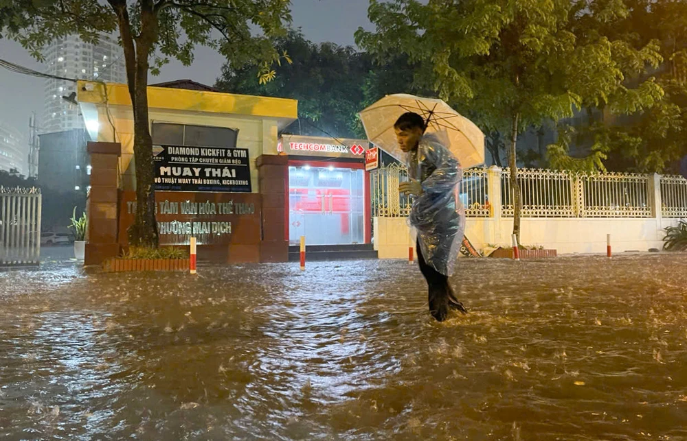 tran-mua-lon (1).jpg