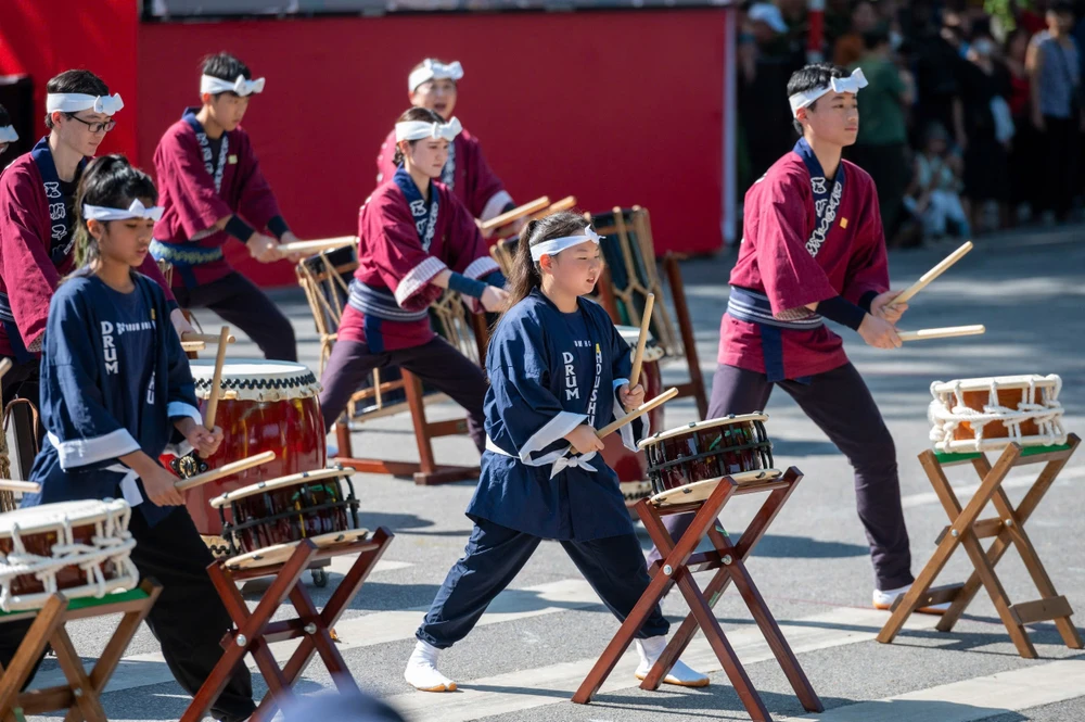 NHAC-HOI-CANH-SAT-THE-GIOI (22).jpg