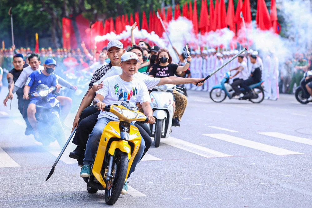 nu-canh-sat-giao-thong (7).jpg